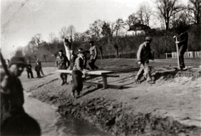 Výstavba tábora v Nisku nad Sanem u obce Zarzecze