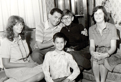 Dagmařina rodina, zleva dcera Zuzana, dole syn Martin, vlevo dcera Rita a manžel Petr (1980)