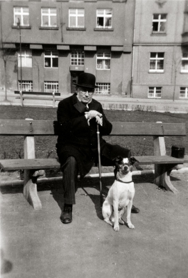 Zdeněk Helfert, duben 1933