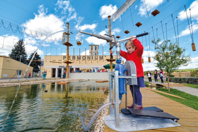 Pe01Aktivity_na_dulnim_jezere_w