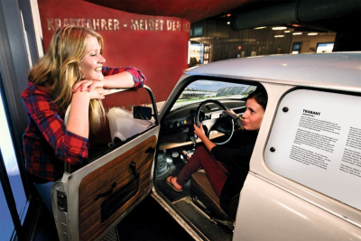 Do časů NDR jak jinak než trabantem,
DDR Museum Berlin