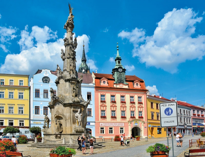 Náměstí Míru se Starou radnicí