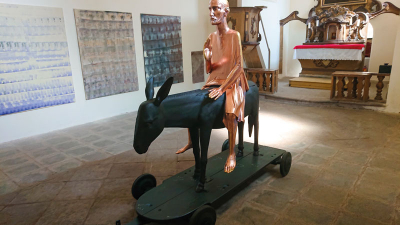 Interiér kostela sv. Jana Nepomuckého v Tetíně,
založený před rokem 1357