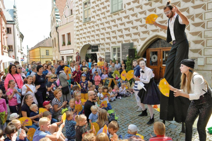 Komedianti v ulicích 