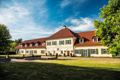 Muzeum Ostrov lidových krojů