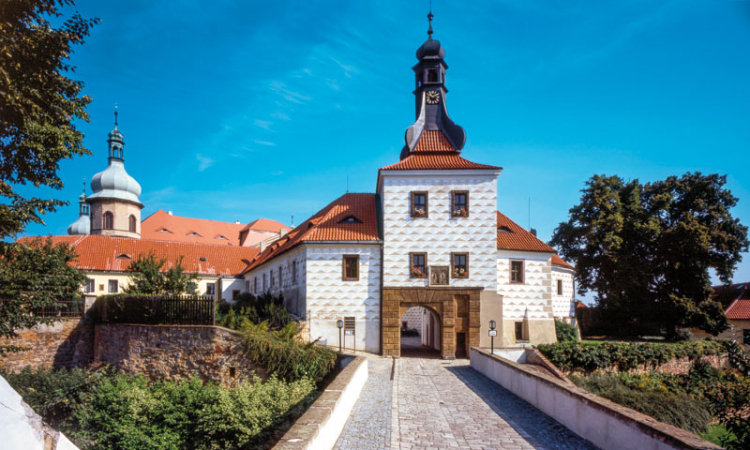 Zámek v Kostelci nad Černými lesy