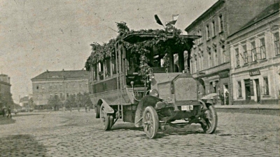 Autobus Laurin & Klement 
v Pardubicích, 1908