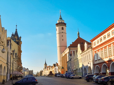  Šikmá věž na náměstí v Domažlicích
