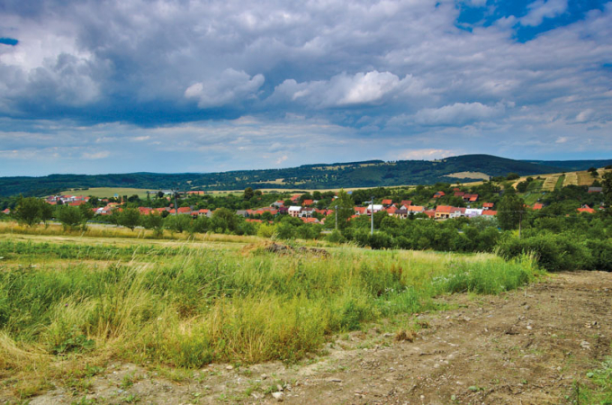 Nová Lhota, pohled od západu