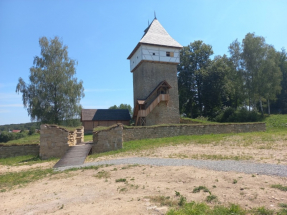 Tichá gotická tvrz