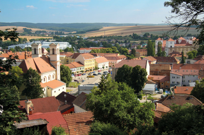 Pohled na Bučovice z lesoparku