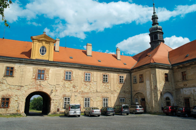 Bývalá jezuitská rezidence s kostelem sv. Víta