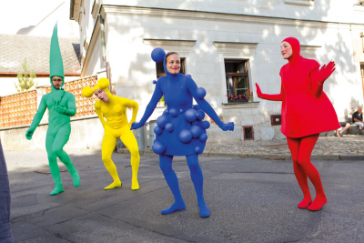 Komedianti v ulicích