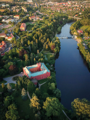 Řeka Ohře protékající městem