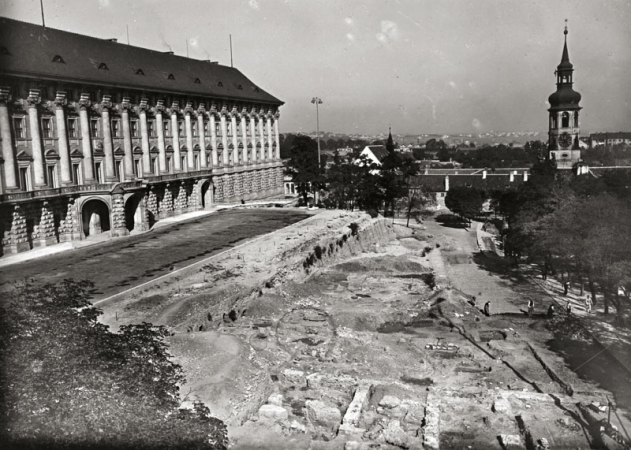 Loretánské náměstí, archeologický průzkum, 1935
