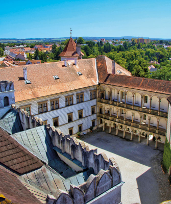 Státní hrad a zámek