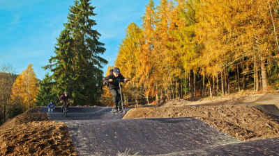 Tady to letí