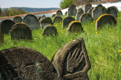 Hřbitov s dochovanými náhrobky