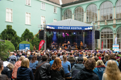 Hudebně-divadelní festival Dačická kostka