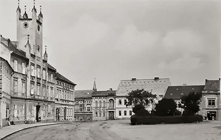 Mšeno, Riegrovo náměstí