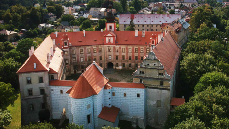 Informační centrum s expozicemi - pobočka zámek Bělá pod Bezdězem