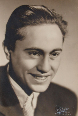 Felix (19 let), čerstvý maturant, jen pár dní před nástupem do Terezína