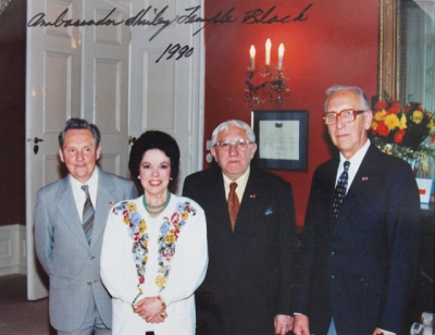 Meeting with Shirley Temple-Black on the occasion
of 45th anniversary of Dachau liberation