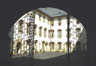 Wir öffnen die Burg- und Schlosstoren