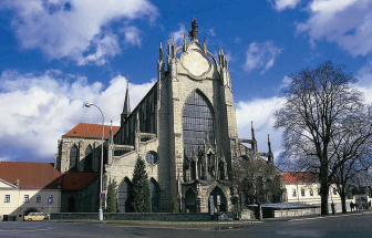 Kutná Hora – Stříbrný klenot mezi českými městy Nabídka výletů pro školy - 2012