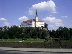 Děčínský zámek