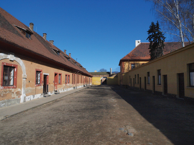 Pohled do správního dvora Malé pevnosti