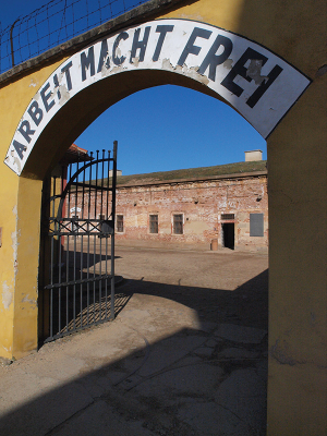 Neblaze proslula brana cesty do pekel