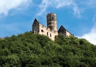 Der Mácha-See lockt ruhige Seelen wie Abenteurer