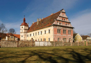 Zámek Červené Poříčí