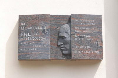 Pamětní deska v Parku terezínských dětí