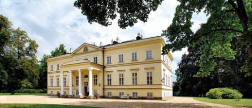 Jaro na zámku Kinských