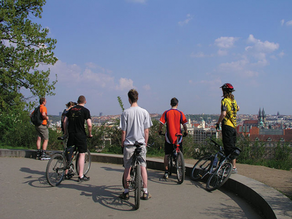 Prahou nejen na kole