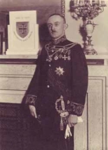 Sklářský průmyslník, diplomat a publicista