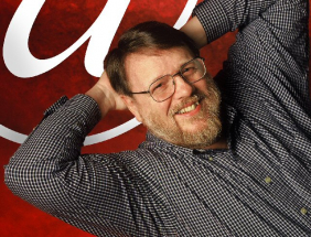 Zemřel vynálezce e-mailu