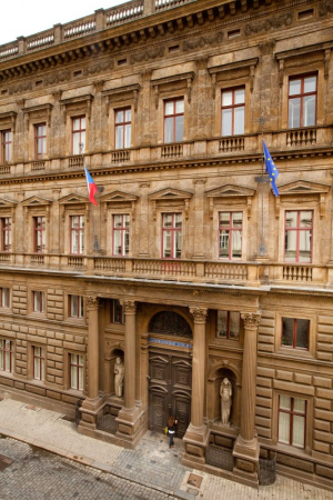 Máme stát, máme banku