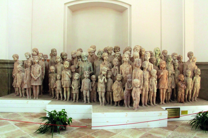 Lidický pomník v Hrabyni