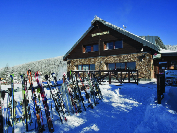 Auf den Pfad in den Wolken in Ostböhmen