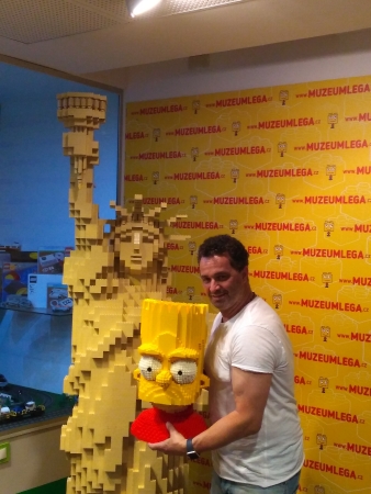 AMERIKA V PRAZE s MARTINEM DEJDAREM aneb muzeum kostek dokáže zázraky