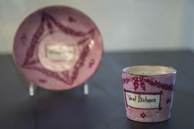 Šálek s podšálkem Vivat Böhmen z r. 1794