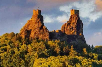 Hrady a zámky v okolí Jičína