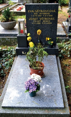 Hrob Josefa Větrovca v Střešoviciach 