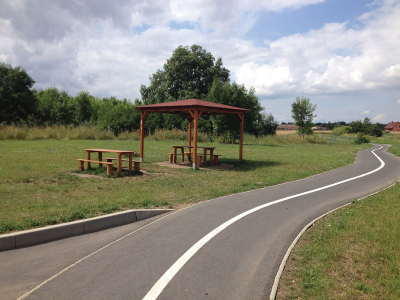 Odpočívadlo na cyklostezce u Žatce