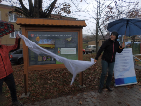 Naučná stezka přes sopečné komíny Baba a Dědek