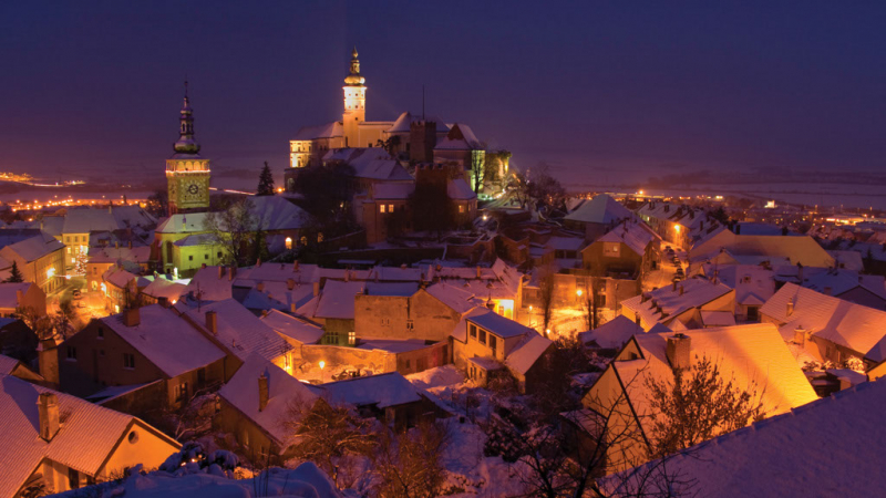Večerní Mikulov pod sněhem