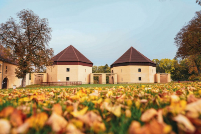 Zámecký dvůr Černousy